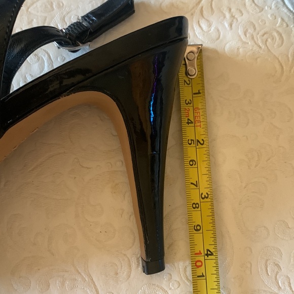 VINCE CAMUTO black patent leather sling back shoes. - Picture 6 of 7